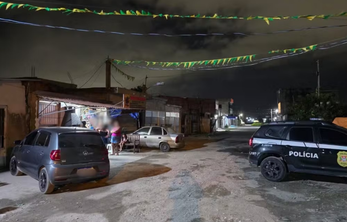 Homem é executado por dupla encapuzada durante festa de aniversário