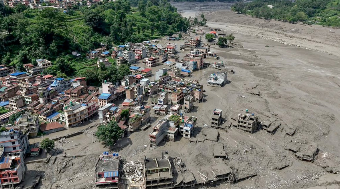 Inundações deixam ao menos 95 mortos e mais de 380 turistas desaparecidos no Nepal